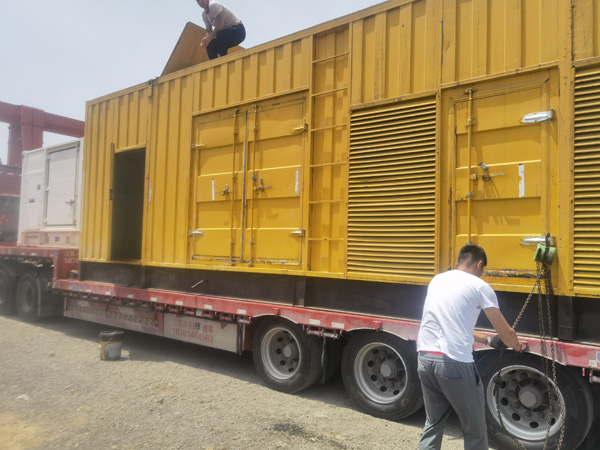 横峰除了负载情况和发动机维护，还有哪些因素会影响 200kw 柴油发电机的油耗？