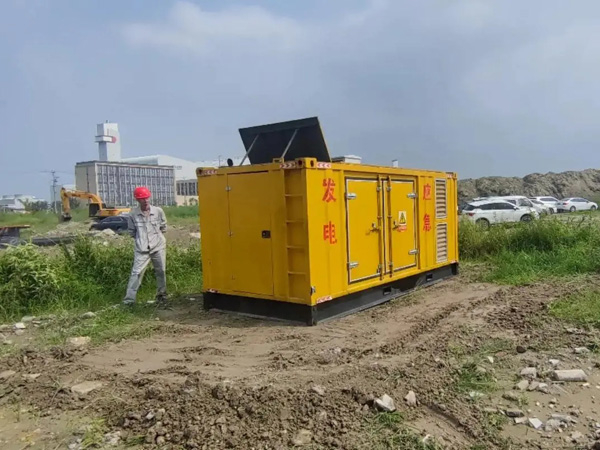 横峰200KW柴油发电机机组每小时的油耗量受哪些因素影响？